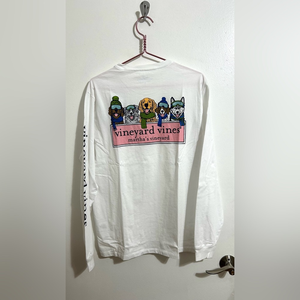 NWT Men’s Vineyard Vines Winter Pups logo Long Sleeve Tee‎